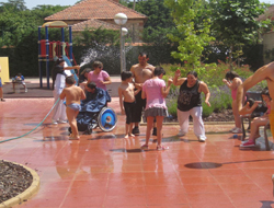 Fiesta del agua de los chicos del primer turno de respiro familiar