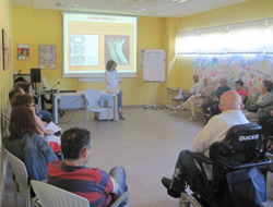 Taller de la Médico de Familia del Centro con los participantes del encuentro