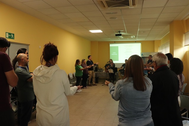 Taller de musicoterapia con las familias.