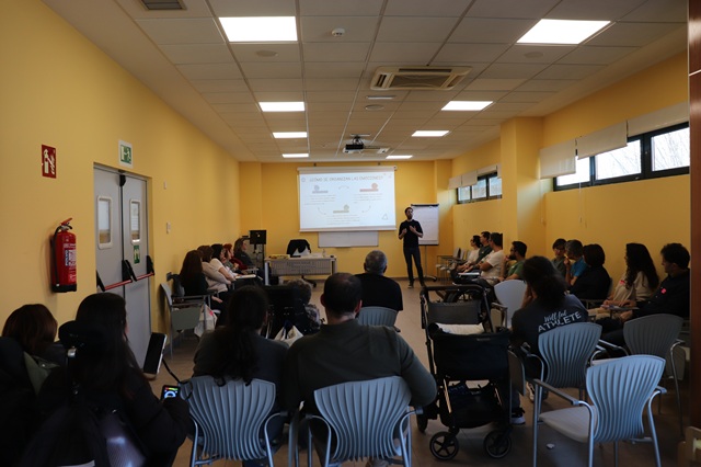 Participantes en el taller de gestión emocional en la Osteogénsis Imperfecta.