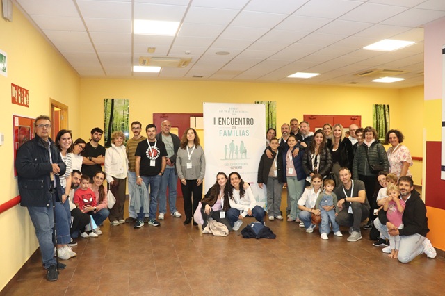 Foto de familia de la Asociación Española de Enfermos de Glucogenosis (AEEG).